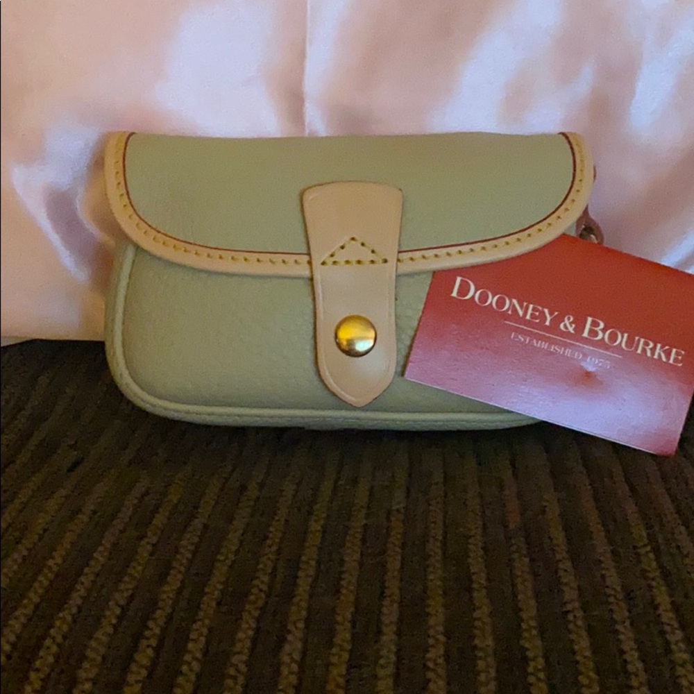 NWT Light Green Dooney & Bourke wristlet